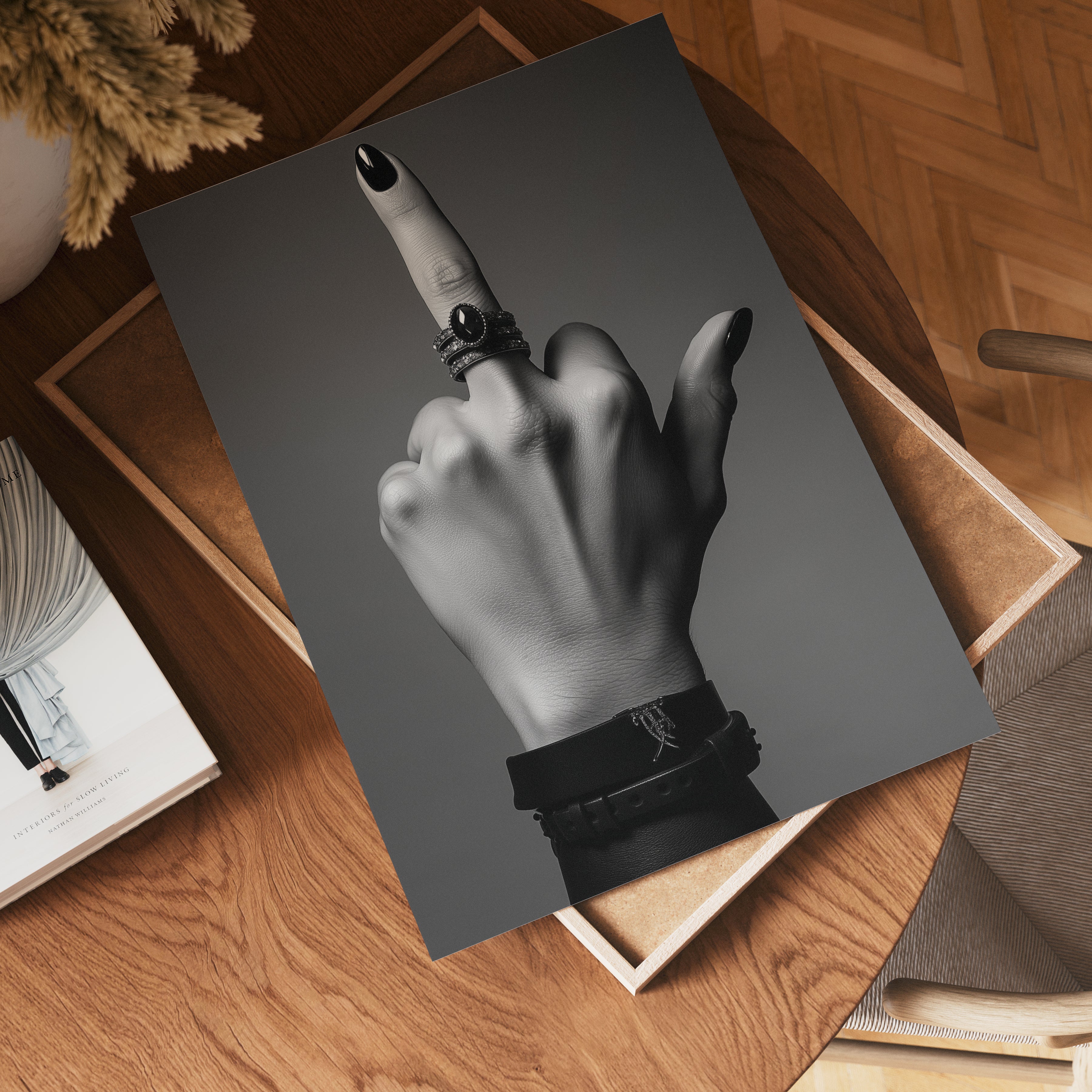 Middle Finger poster visad rakt fram – Bozetto affisch i hög tryckkvalitet i hög tryckkvalitet