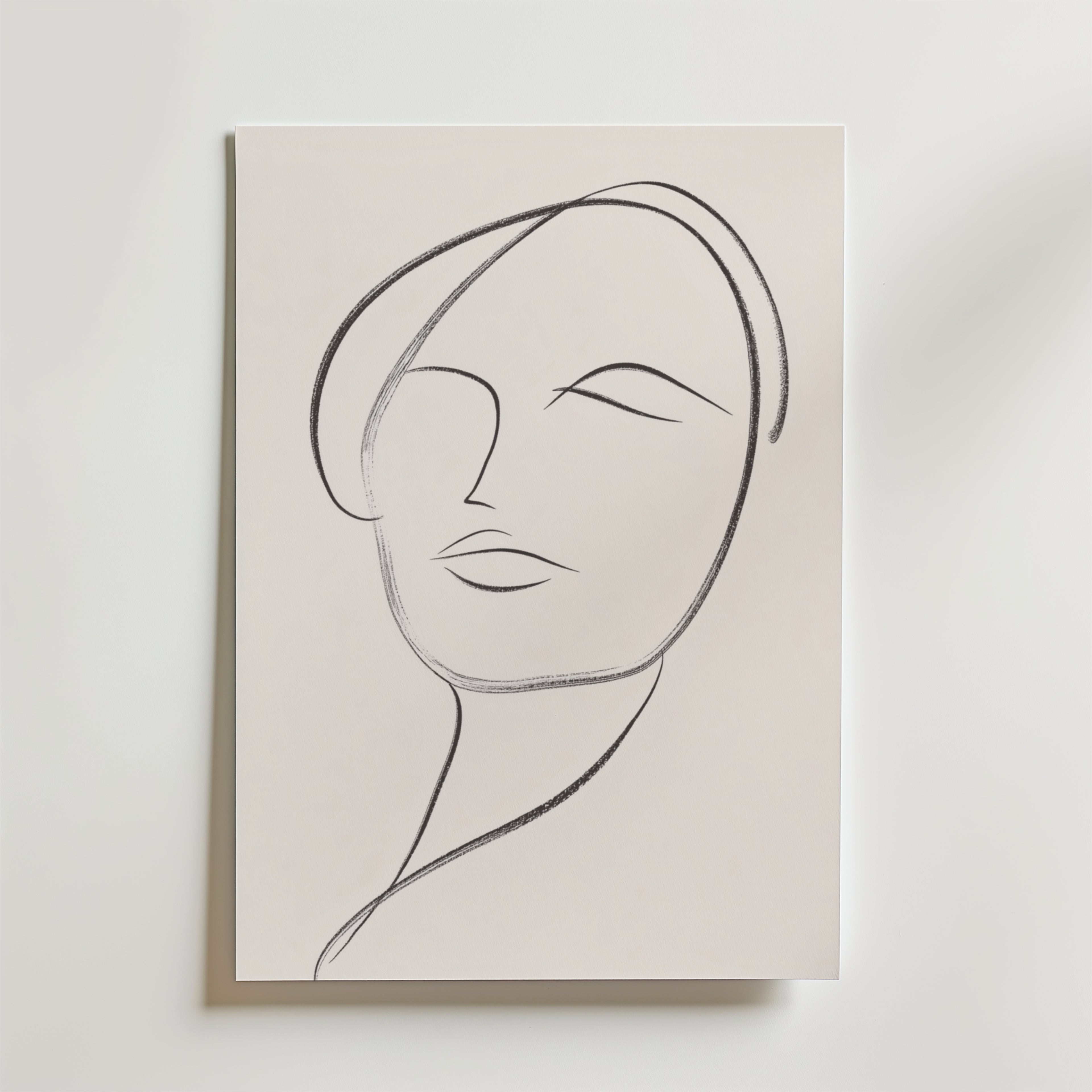 Minimalist Female Portrait – stilfullt konsttryck från Bozetto, tryckt på matt finpapper