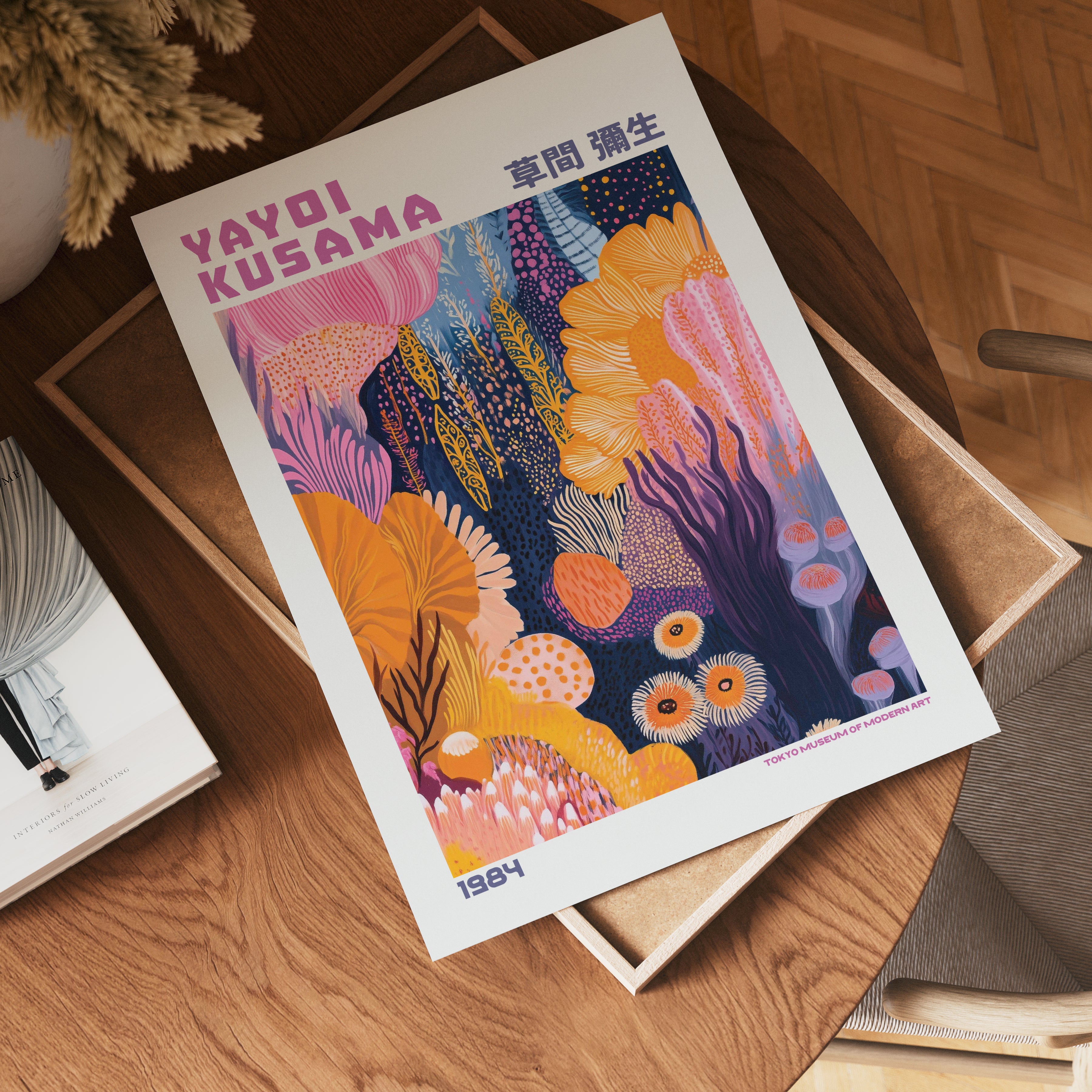Yayoi Kusama Vibrant Botanical poster visualiserad på vägg – stilren mockup från Bozetto