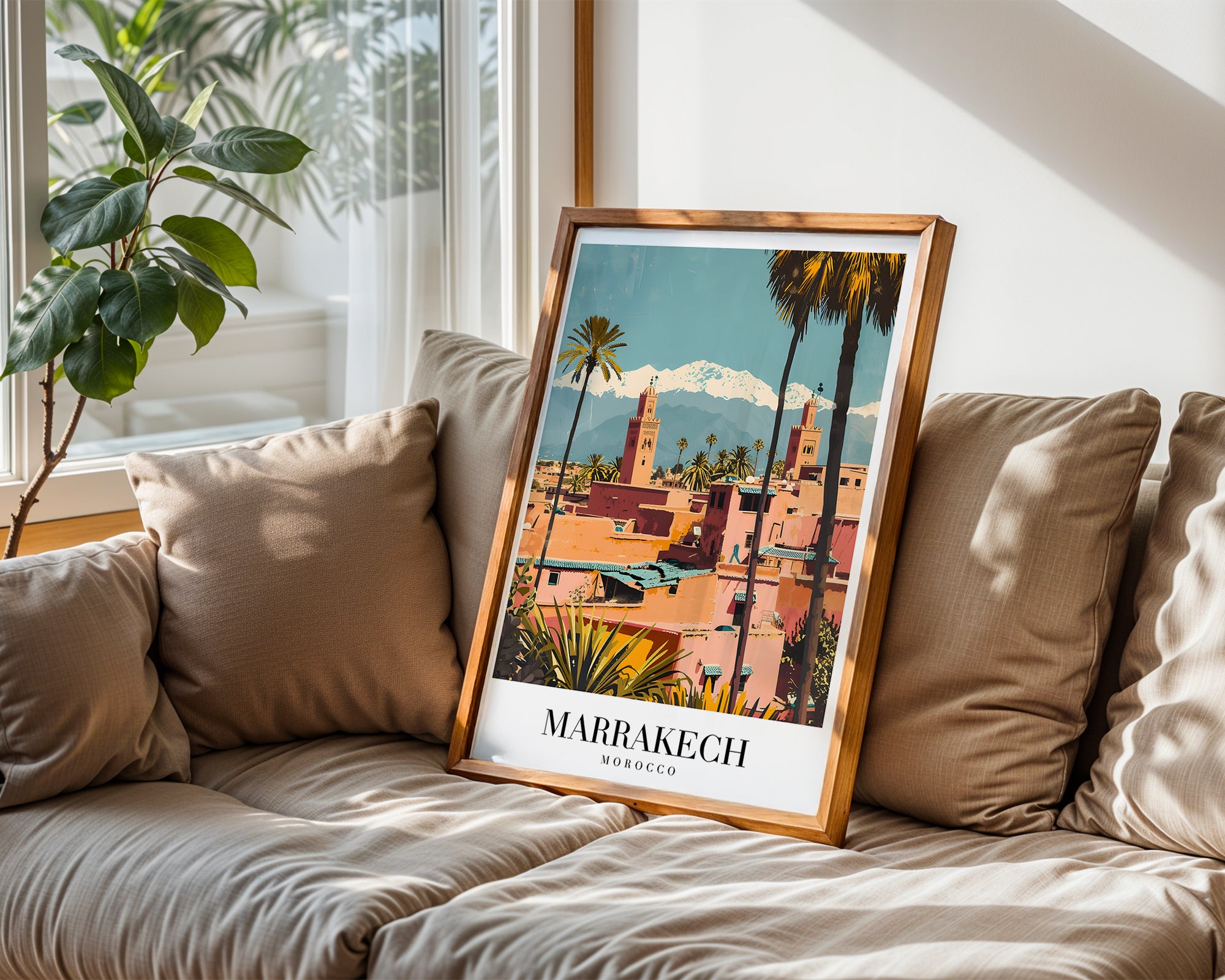 Marrakech Beneath The Atlas i väggmockup – konsttryck från Bozetto i hög kvalitet