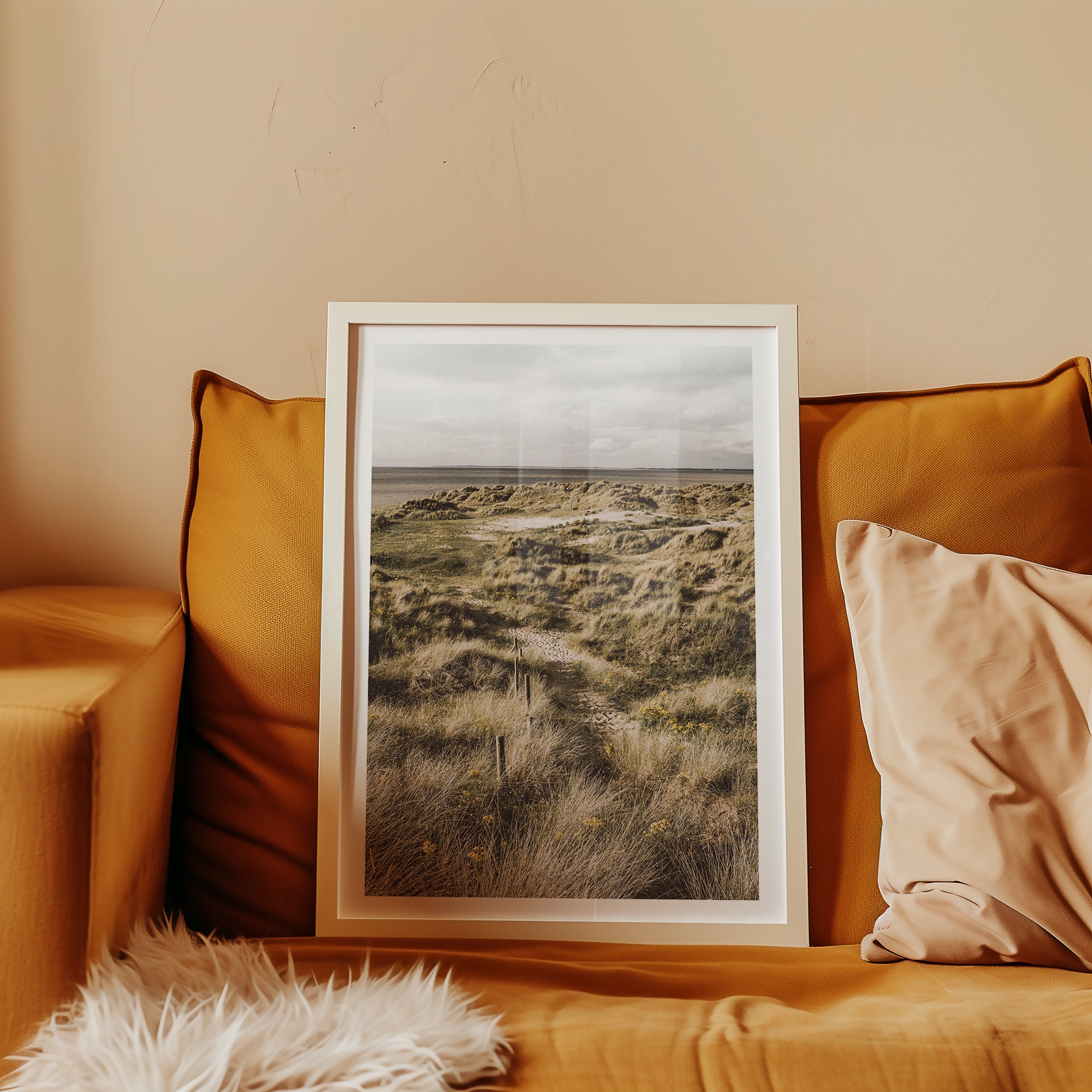 Väggmockup av Coastal Dunes Path affisch på ljus vägg – Bozetto konsttryck – nr 3