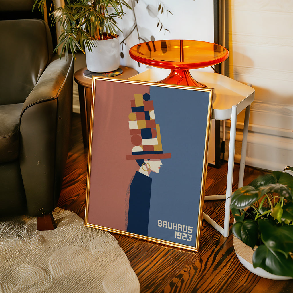 Bauhaus Hat Lady Poster – i rum 1