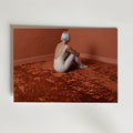 Copper Floor Poster – ballerina sittande på kopparrött mattgolv i terrakottarum