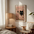 Hidden Blossom Cat affisch med passepartout i ekram i ljust sovrum - Bozetto konsttryck