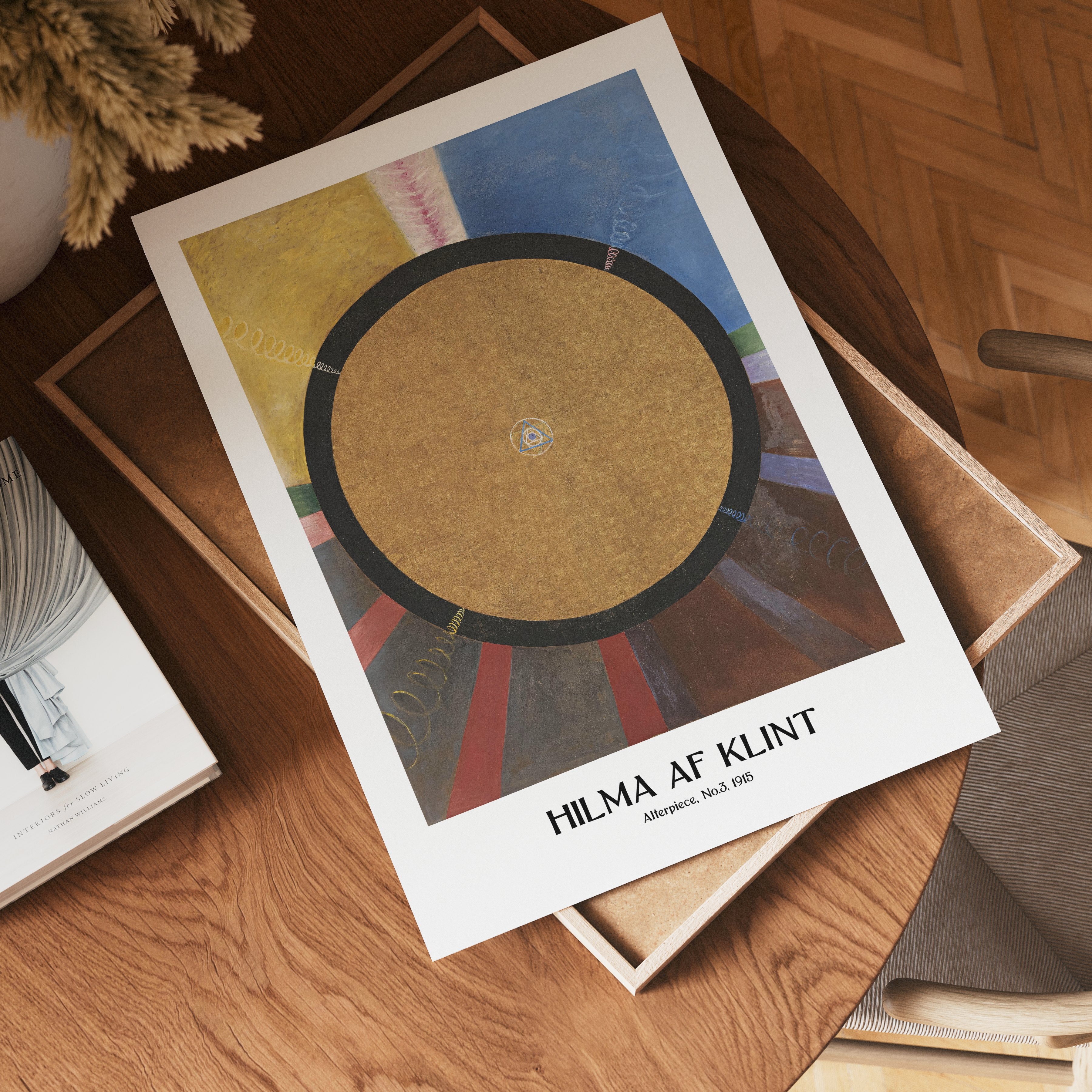 Hilma af Klint The Altarpiece poster visualiserad på vägg – stilren mockup från Bozetto
