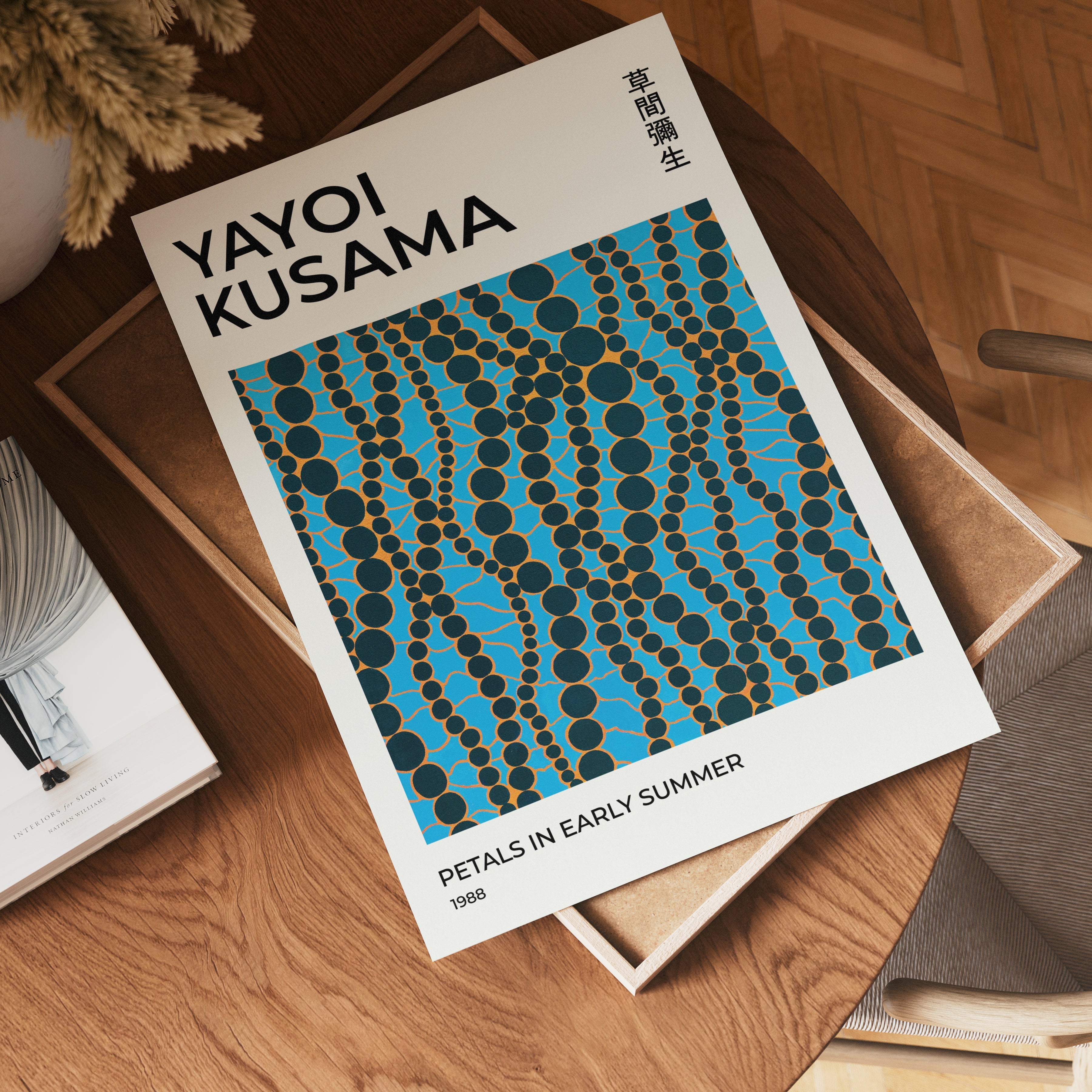 Yayoi Kusama Summer Petals poster visad rakt fram – Bozetto affisch i hög tryckkvalitet