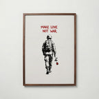 Love Not War Poster i valnötsram från Bozetto