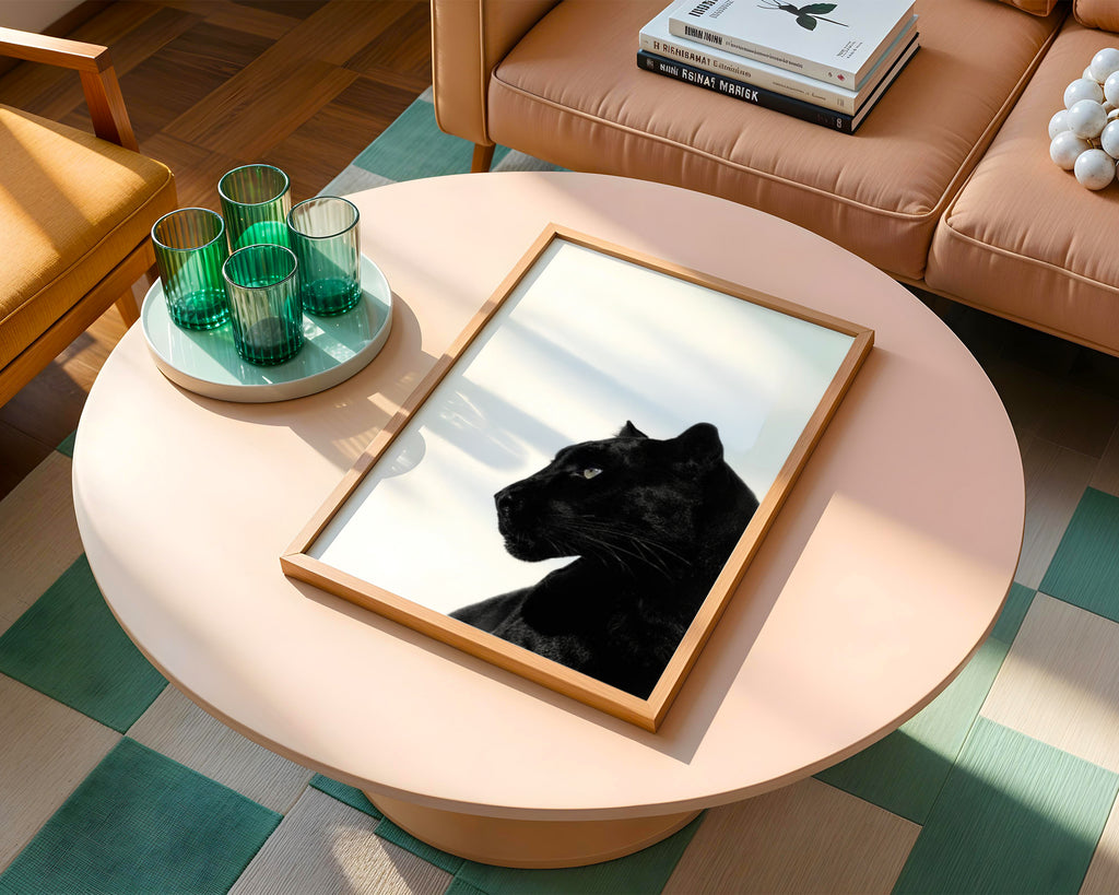 Midnight Panther poster visualiserad på vägg – se rätt storlek med mockup från Bozetto