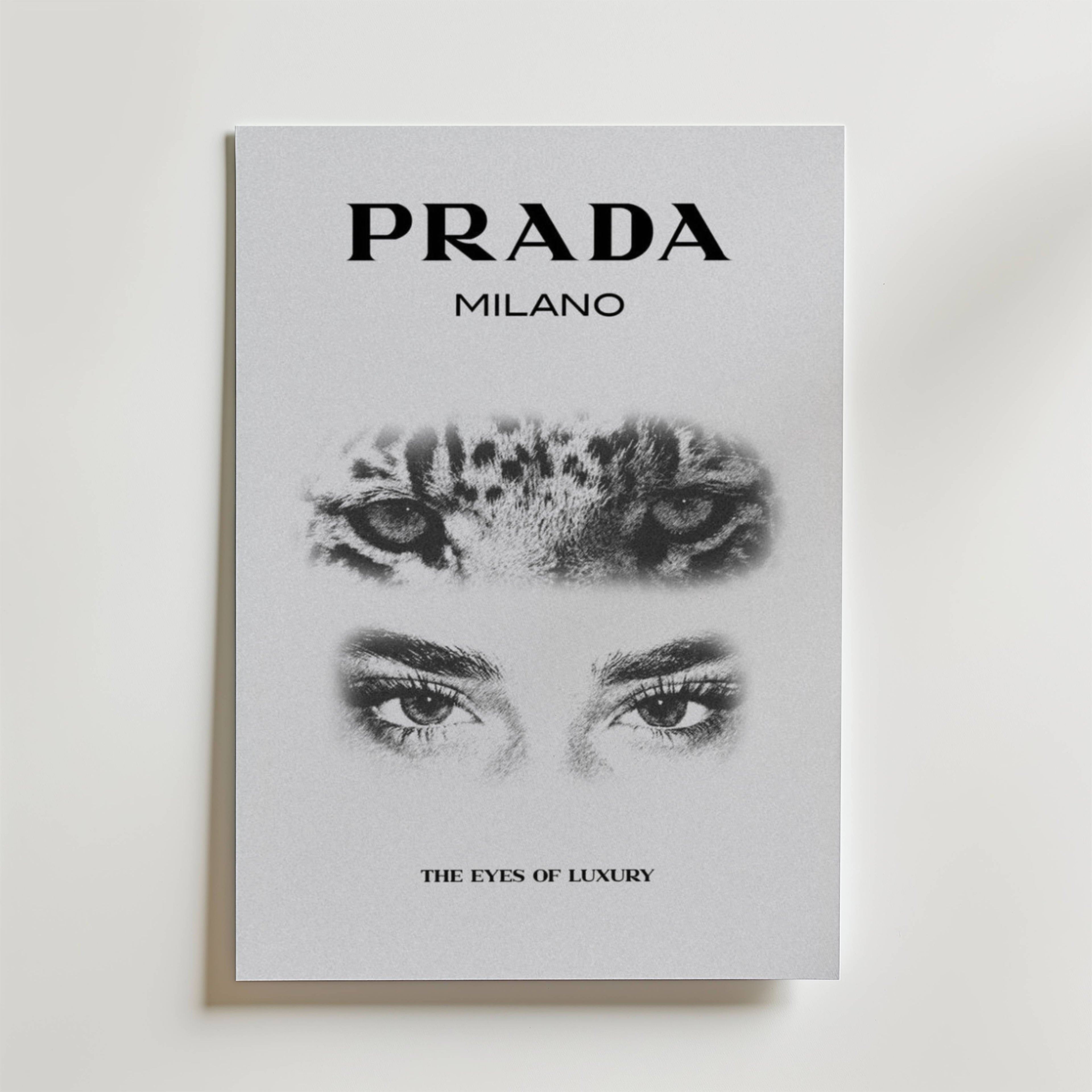 Prada Milano – stilfullt konsttryck från Bozetto, tryckt på matt finpapper i hög tryckkvalitet