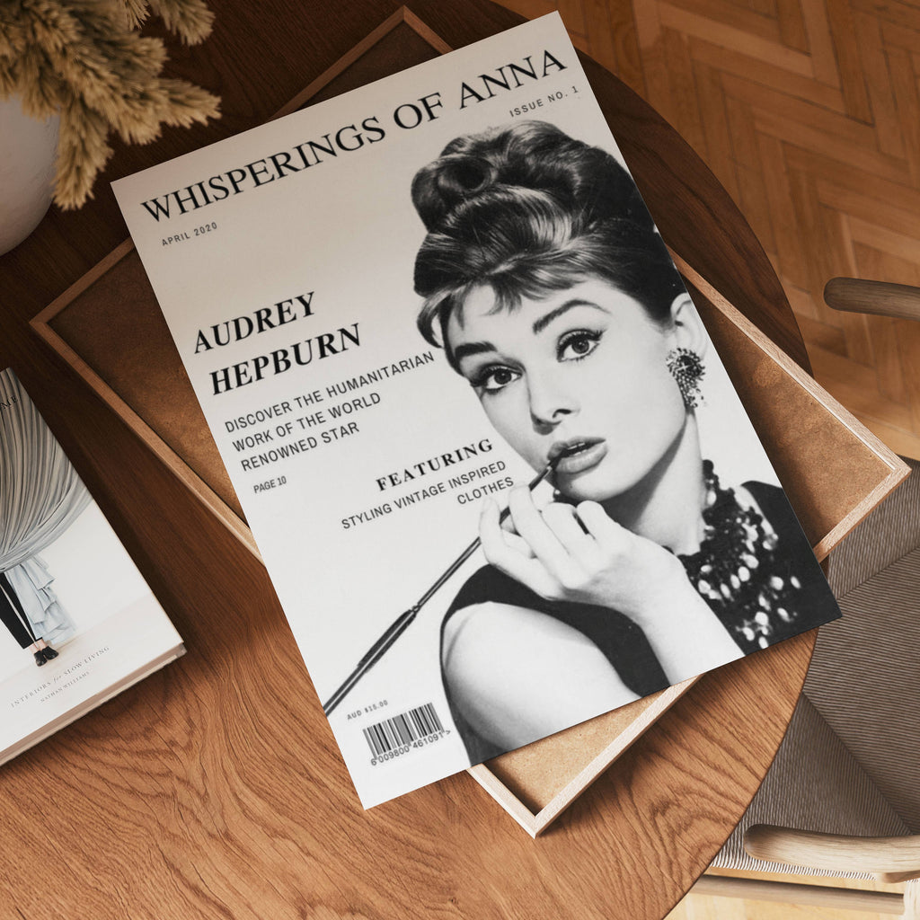Audrey Hepburn poster visad rakt fram – Bozetto affisch i hög tryckkvalitet i hög tryckkvalitet