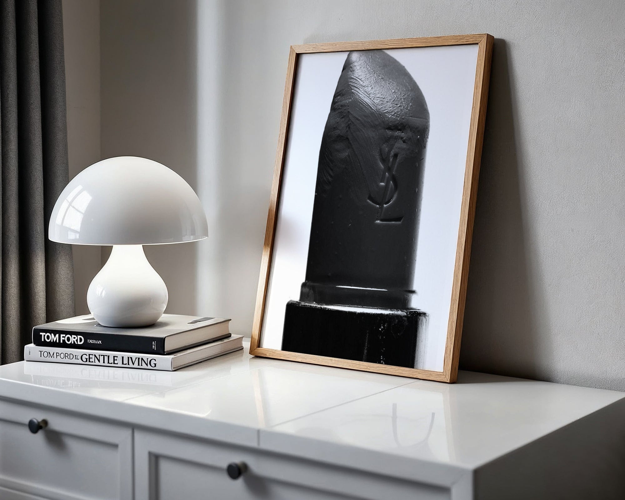 Väggmockup av Black Lipstick YSL affisch på ljus vägg – Bozetto konsttryck – nr 3