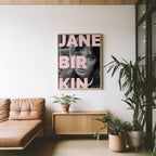 Väggmockup av Jane Birkin Muse affisch på ljus tegelvägg – Bozetto konsttryck i hög tryckkvalitet