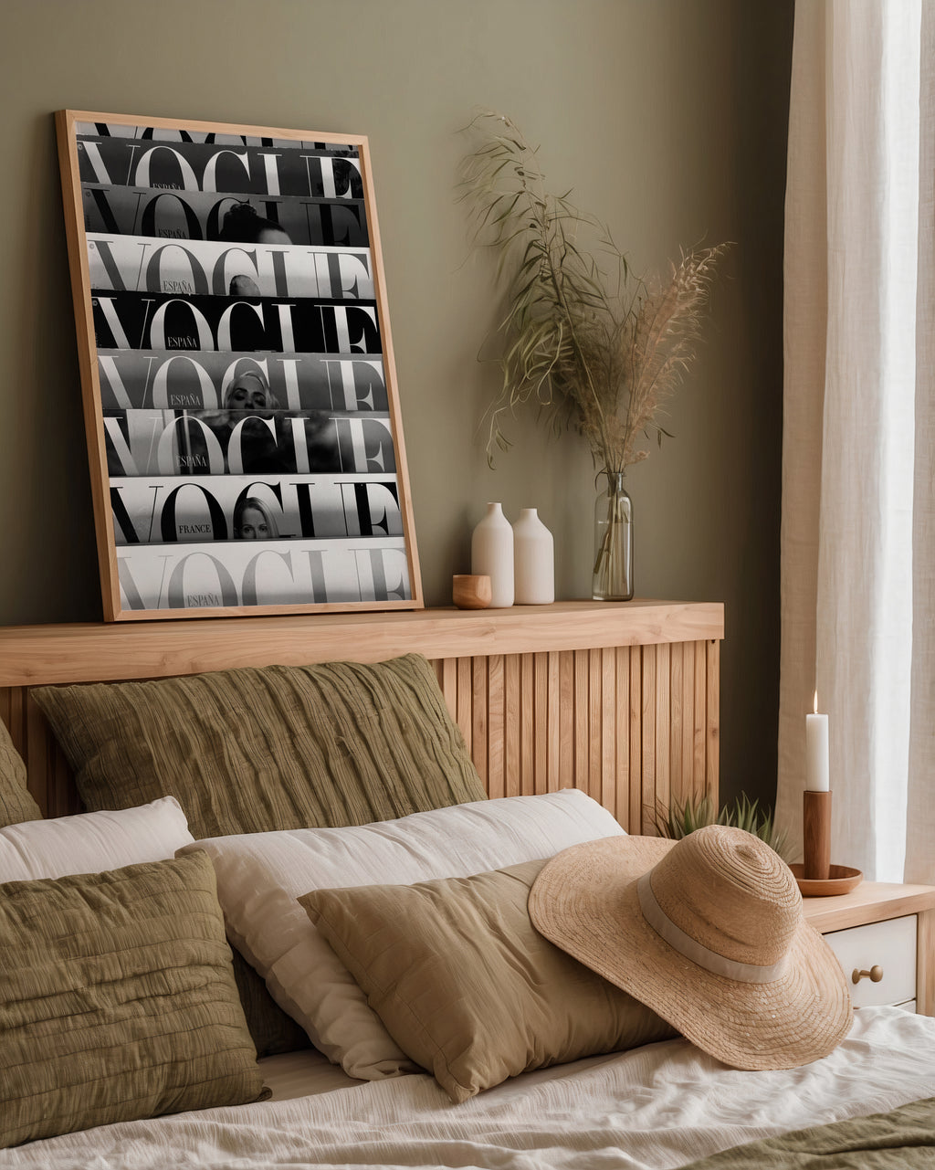 Mockup för Vogue España – se hur affischen ser ut inramad på din vägg, Bozetto i hög tryckkvalitet
