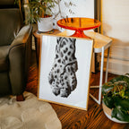 Väggmockup av Leopard Luxe affisch på ljus tegelvägg – Bozetto konsttryck i hög tryckkvalitet