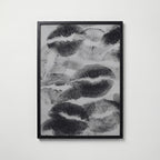 Inked Kiss Marks Poster – svart ram