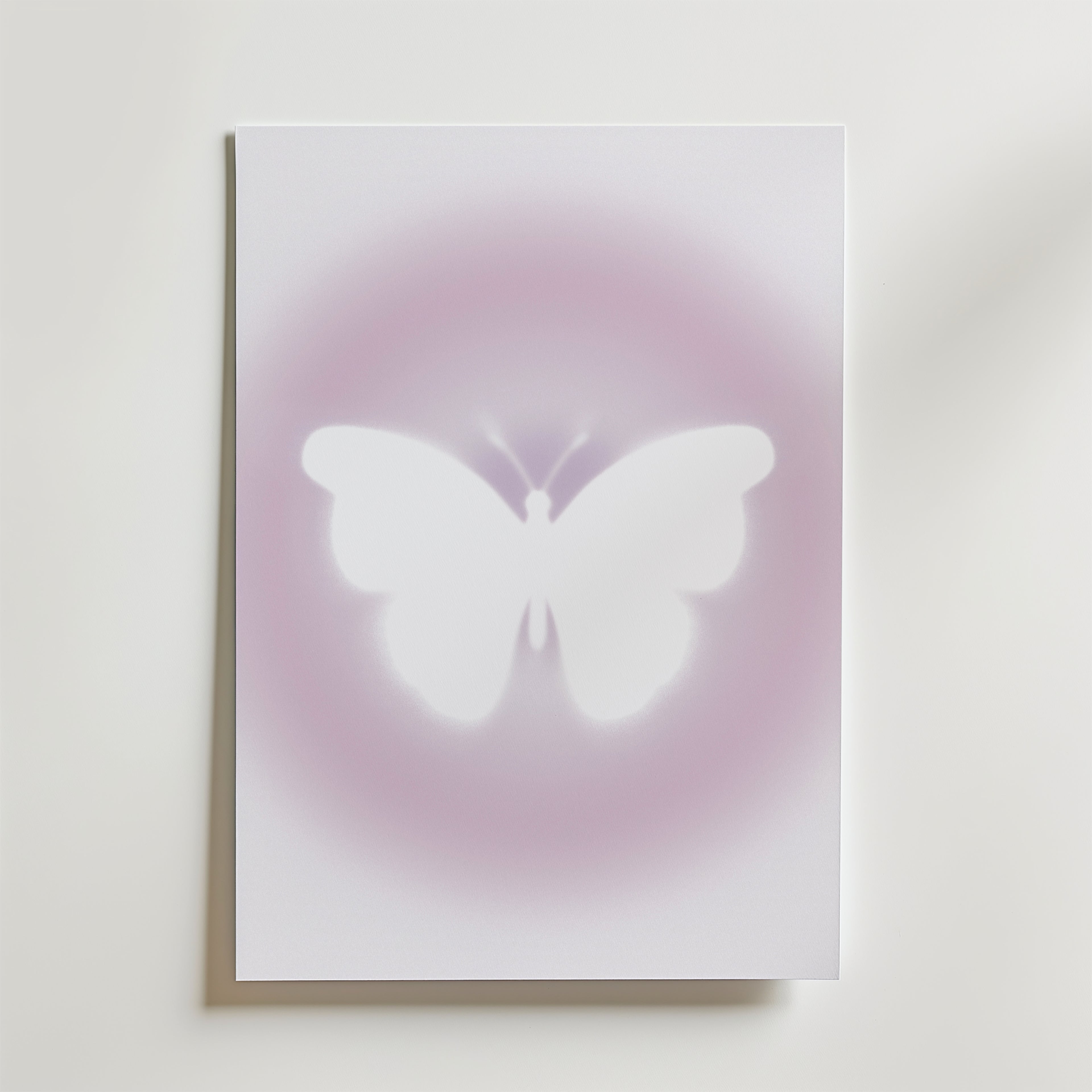 Storleksjämförelse för Soft Glow Butterfly affisch – Bozetto erbjuder flera format
