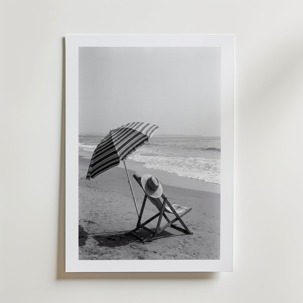 Siesta by the Sea Poster – med passepartout