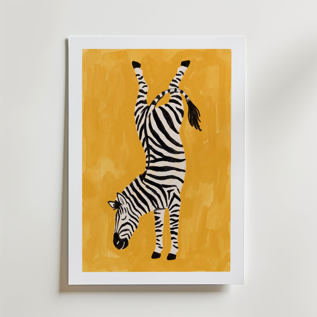 Upside Down Zebra Poster – med passepartout