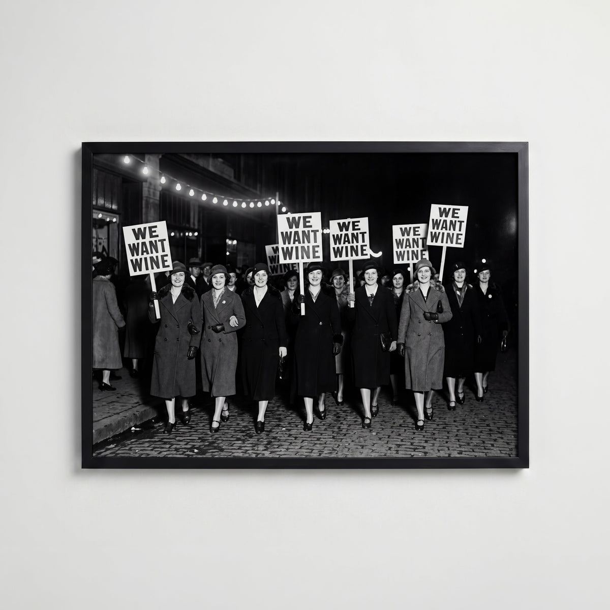 We Want Wine Poster – svart ram
