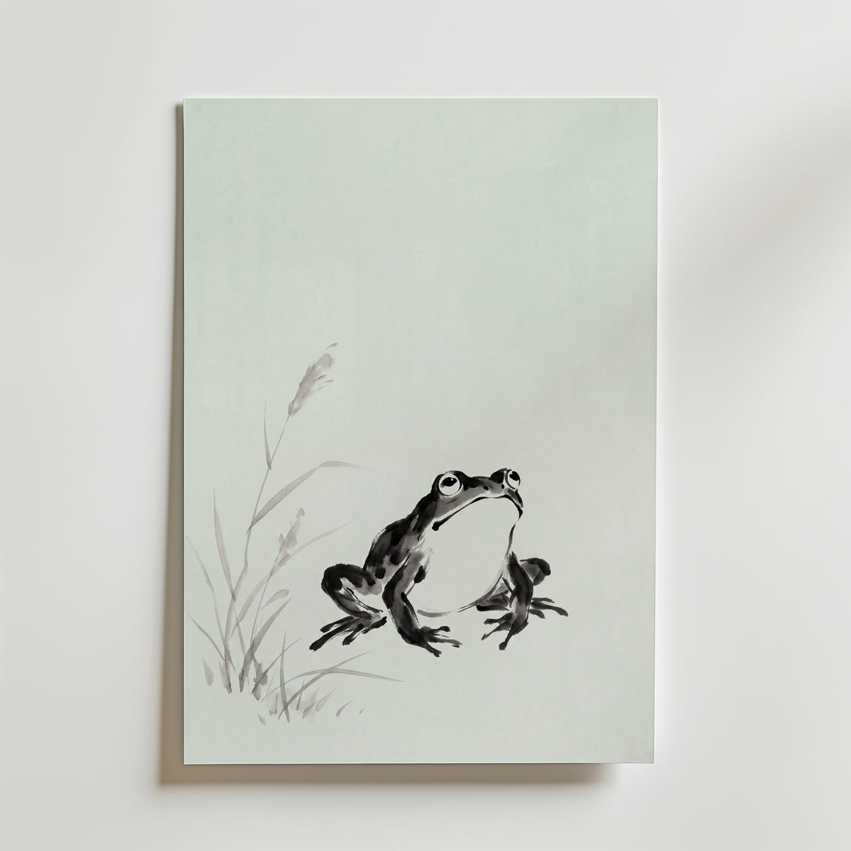 Celadon Frog Poster – tuschgroda i sumi-e mot celadongrönt, tryckt i Sverige