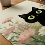 Curious Meadow Cat Poster på skrivbord - Bozetto