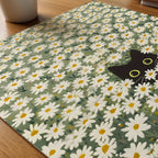 Hidden in Green Bloom Poster i ram på skrivbord - Bozetto