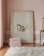 Ochre Zen Pond Poster i ljust vardagsrum med sidobord och torkade kvistar