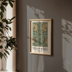 William Morris Pimpernel poster på vägg i stilren rumsmiljö – Bozetto affisch
