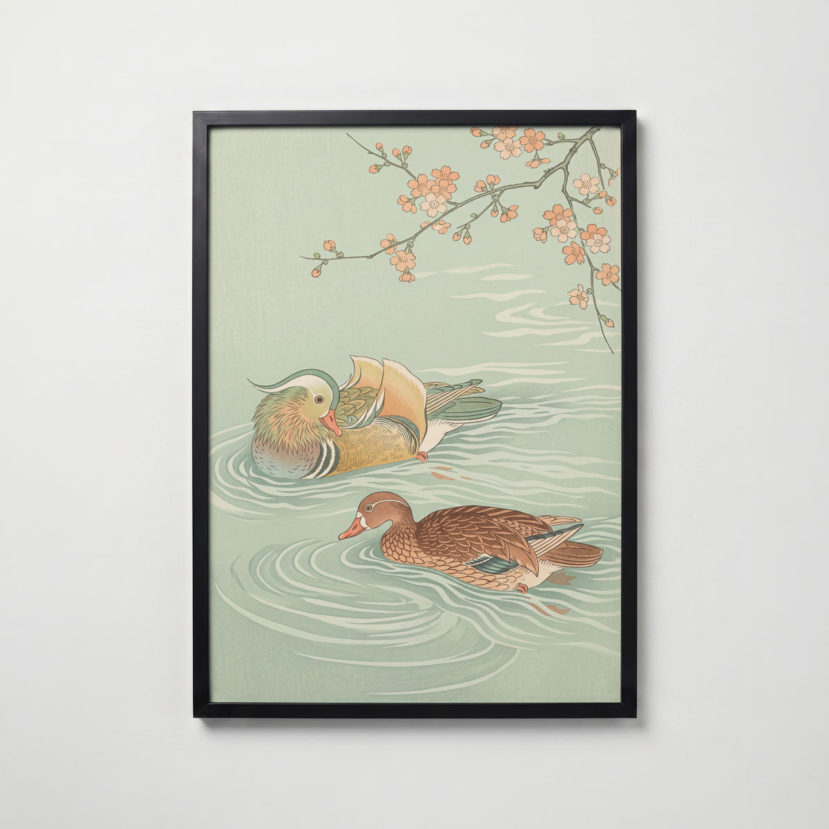 Spring Waters Poster – japanskt träsnitt med två mandarinänder och blommande gren i celadon och persika i svart ram, väggkonst från Bozetto